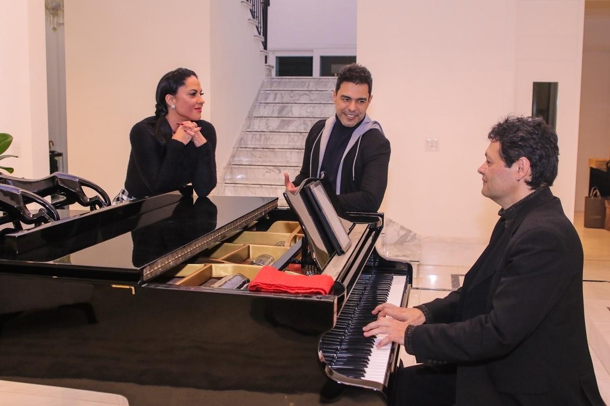 Zezé canta para Graciele em seu aniversário - Ag.News