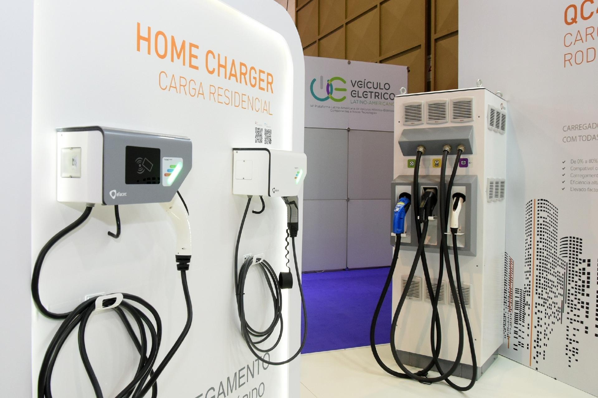 Carregador Eletric Mobility - Murilo Góes/UOL