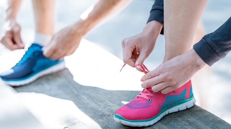 Você deve testar seu tênis novo nos treinos, nunca estreie um calçado no dia da corrida