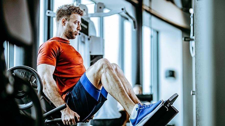 Respeitar a pausa é essencial para os músculos se recuperarem adequadamente e suportarem a próxima série de um exercício - iStock