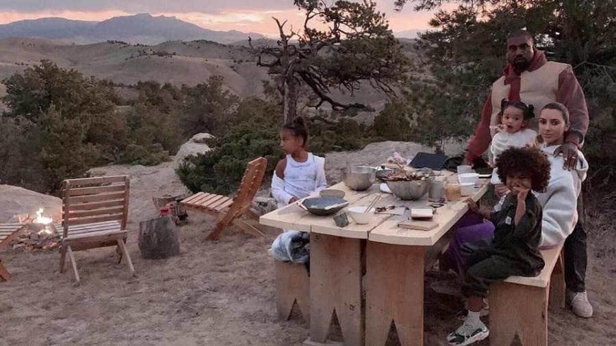 Kim Kardashian com a família no racho em Wyoming - Reprodução/Instagram