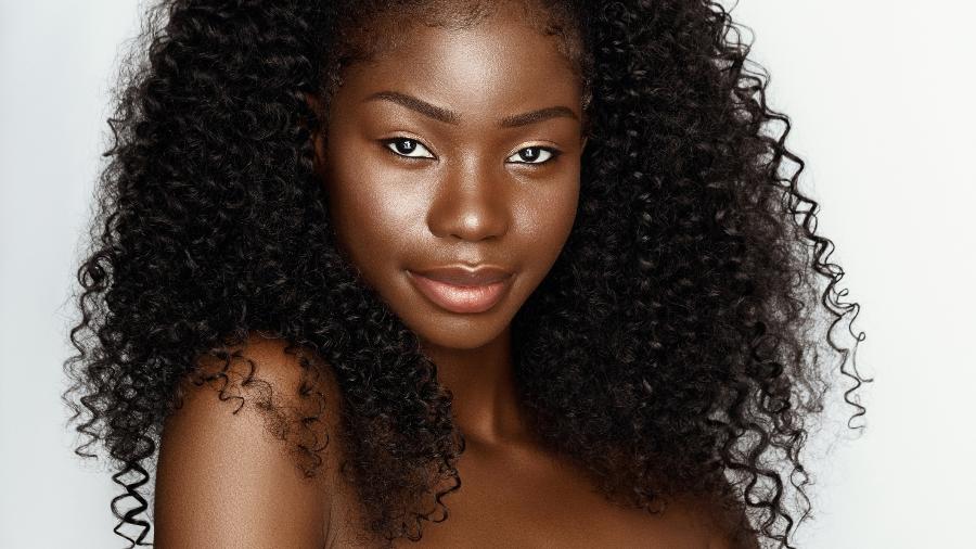 Por produzir mais melanina, pele negra tem cuidados específicos - Getty Images