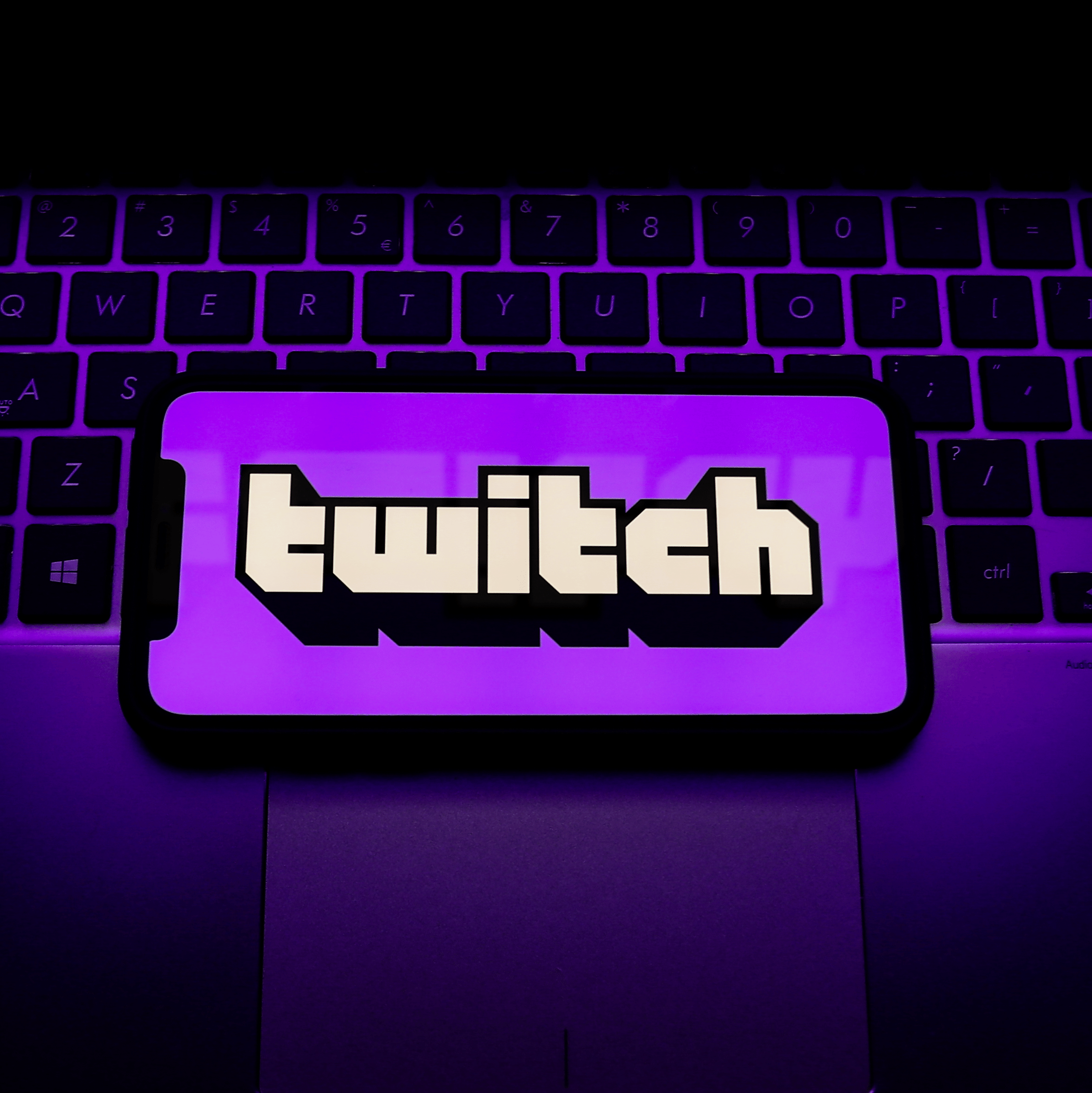 Twitch vai reduzir repasses de inscritos para streamers grandes