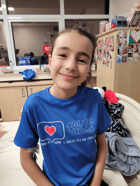 Novo tratamento de doença que incha órgãos dá esperança a menina