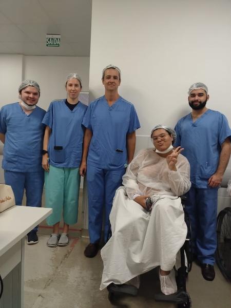 Séfora com a equipe do Hospital Geral Roberto Santos (BA)