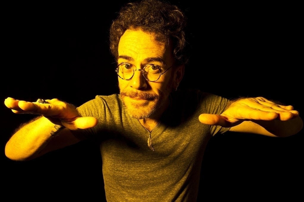 O cantor Nando Reis posa para foto em sua casa, no bairro do Pacaembu, em São Paulo - Lucas Lima/UOL