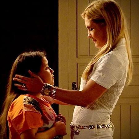 Karol Lannes era Ágata, filha de Carminha (Adriana Esteves), em "Avenida Brasil" - Reprodução/GShow - Reprodução/GShow