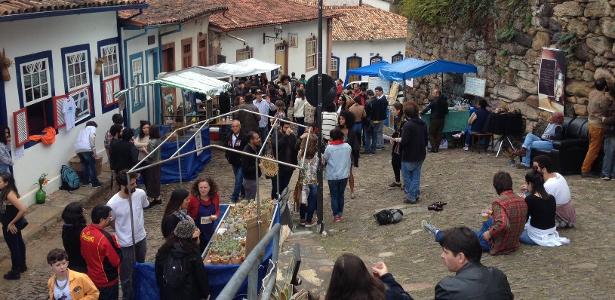 Festa na rua Antonio Albuquerque, Ouro Preto (MG) - Marcel Vincenti/UOL - Marcel Vincenti/UOL