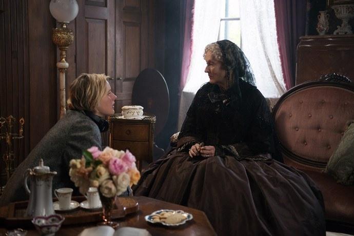 A diretora Greta Gerwig e Meryl Streep como Tia Josephine em Little Women - Divulgação/Vanity Fair