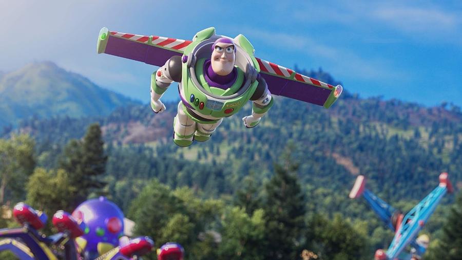 Buzz Lightyear em cena de Toy Story 4 - Divulgação