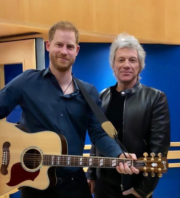 Resultado de imagem para Jon Bon Jovi e Príncipe Harry gravam juntos no estúdio Abbey Road