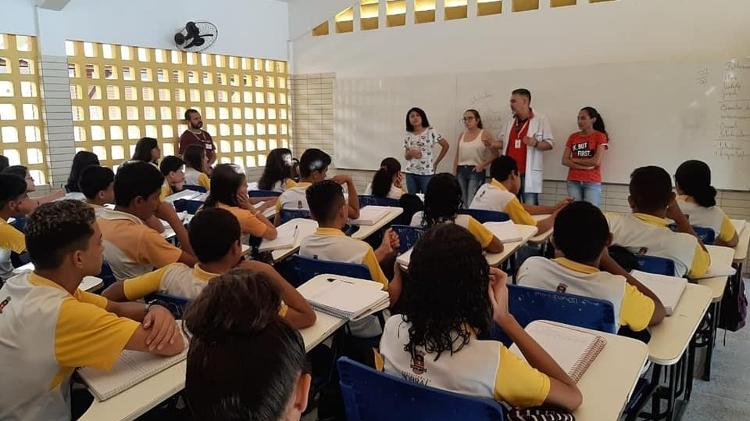 Alunos no Colégio Sobralense de Tempo Integral Maria Dias Ibiapina, em Sobral (CE), em foto tirada antes de pandemia - Divulgação/Facebook  - Divulgação/Facebook 