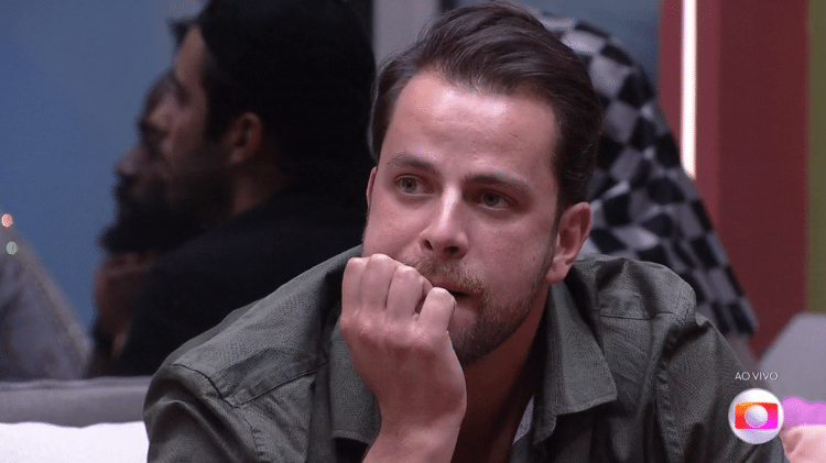 Gustavo em noite de eliminação - Reprodução/Globoplay - Reprodução/Globoplay