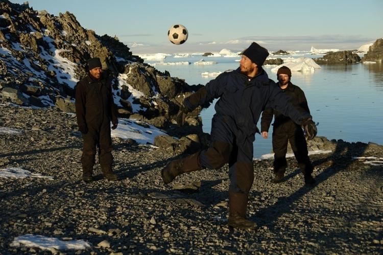 Caio Vilela - Neve, barro e praia: fotógrafo viaja o mundo para fotografar futebol de rua - Caio Vilela - Caio Vilela