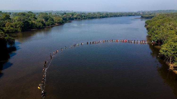 Pesca com rede em lagoa sagrada: prática realizada um dia antes do encerramento do Quarup - Sitah - Sitah