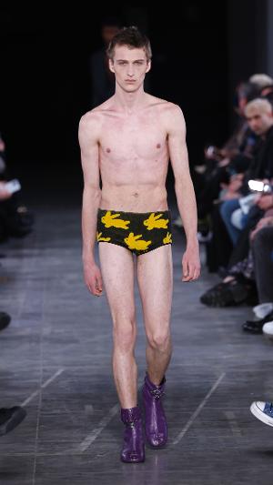 Desfile da Prada, uma ode à elegância masculina na Semana de Moda de Milão  - 18/06/2023 - UOL Nossa