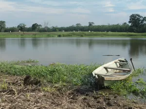 Rio Solimões reduz 16 cm em 24 h e atinge menor nível histórico no Amazonas