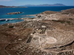 Tremor de baladas e avanço do mar podem fazer ilha grega sumir em 50 anos