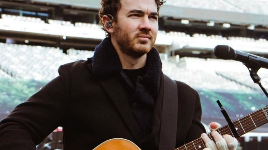 Kevin Jonas passa por cirurgia 