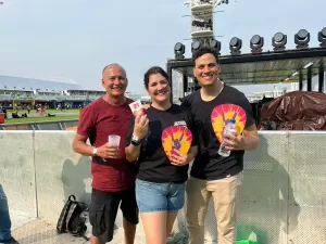 Como fãs fazem 'força-tarefa' e conseguem driblar o calor no Rock in Rio