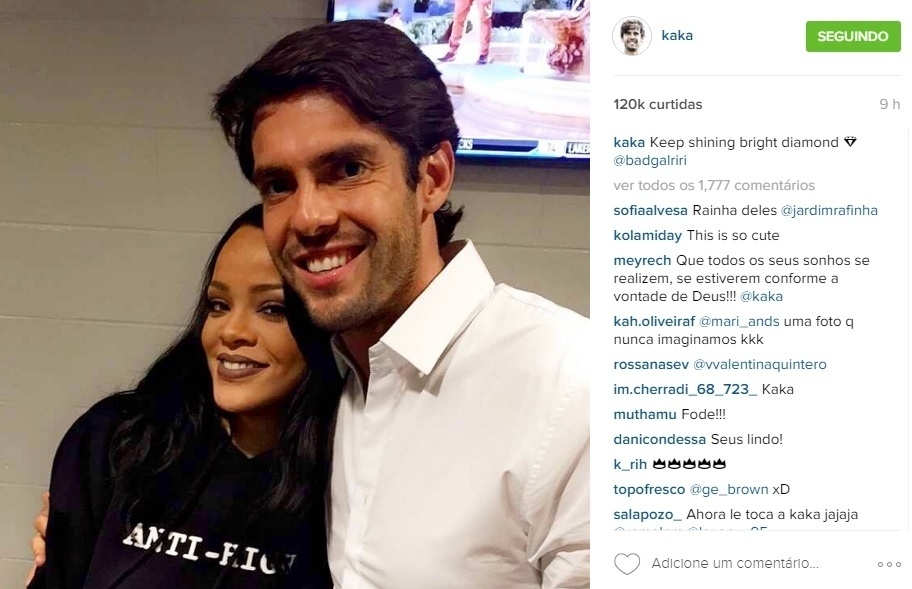 14.mar.2016 - Kaká encontra a cantora Rihanna e posta foto com a cantora em sua conta do Instagram. "Keep shining bright diamond", escreveu o jogador, referindo-se ao hit "Diamond", de Rihanna - Reprodução/Instagram/haha