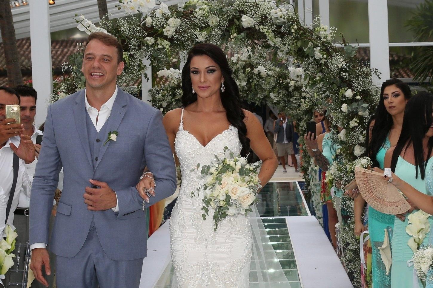 Rogério Padovan se casa em Ilhabela (SP) com Priscila Ferrari - Denilson Santos e Raphael Castello/AgNews