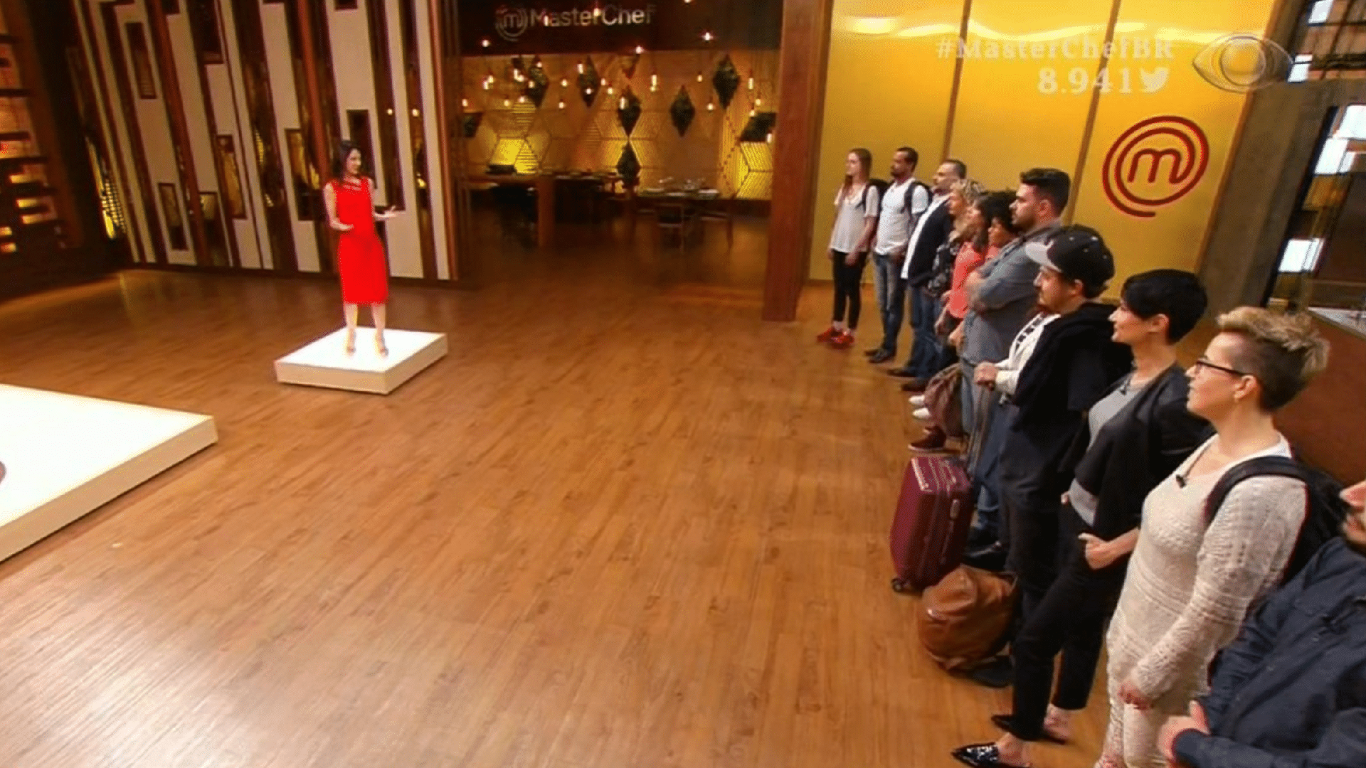 A Band estreou na noite desta terça-feira (5) a segunda temporada de "MasterChef - Profissionais". São 16 participantes ao todo, já com boa experiência no mercado, que irão concorrer ao prêmio de R$ 200 mil e uma viagem aos Emirados Árabes - Reprodução/TV Bandeirantes