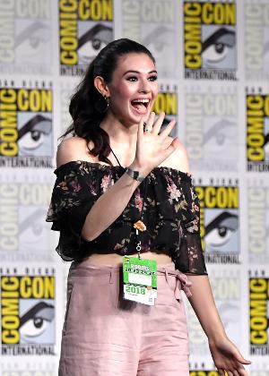 Nicole Maines em painel da San Diego Comic-Con de 2018 - Mike Coppola/Getty Images - Mike Coppola/Getty Images
