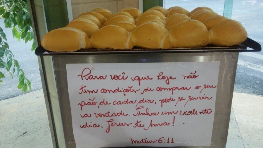 Padre Fábio de Melo se emociona com padaria que doa pães a pobres - Reprodução/Instagram