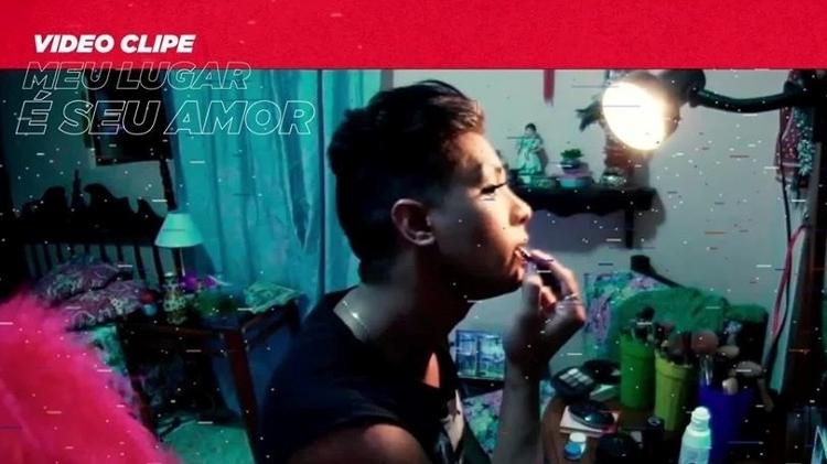 Cena do clipe de Meu Lugar é Seu Amor, de Preto no Branco - Reprodução - Reprodução