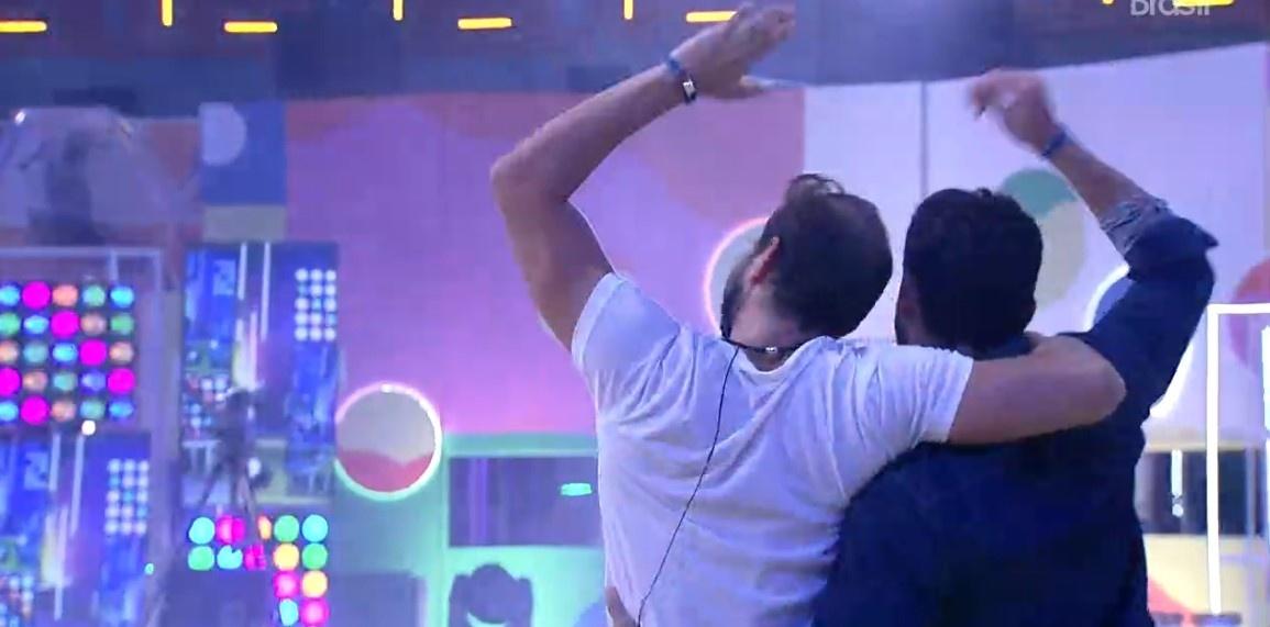 BBB 21: Caio e Rodolffo curtem a festa - Reprodução/ Globoplay