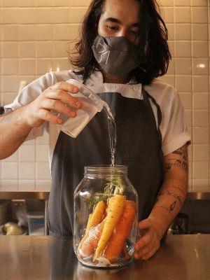 Água: lembra a de picles - Gabriela Queiro - Gabriela Queiro