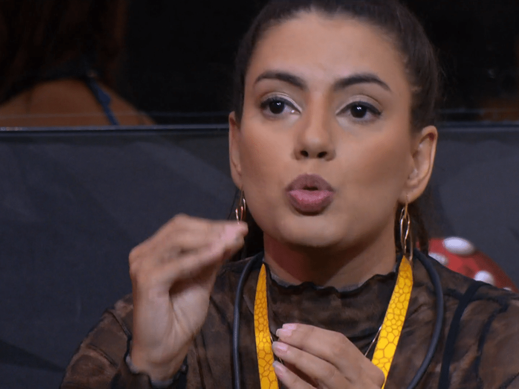 Fernanda debocha da produção do BBB 24 e leva invertida ao vivo de Tadeu