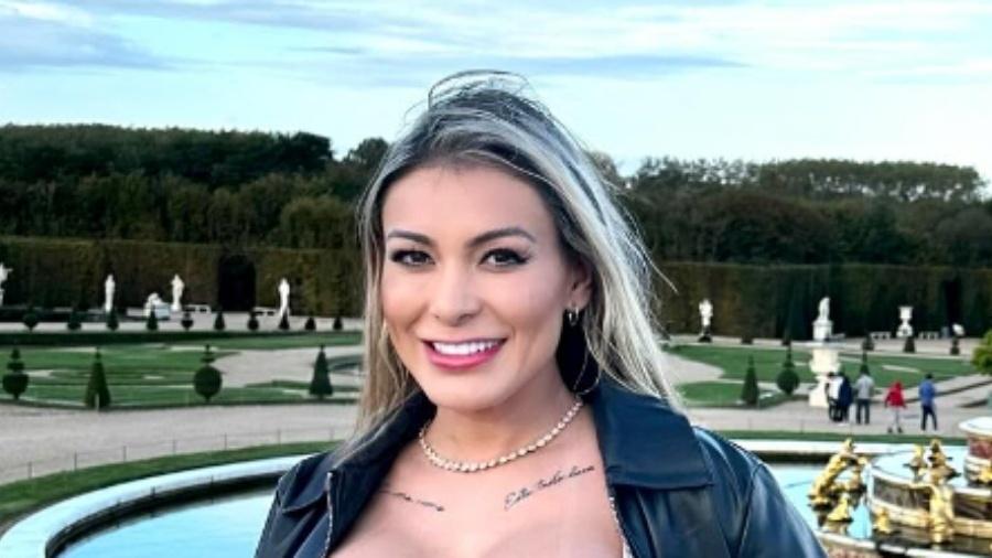 Influencer Andressa Urach posta foto de lingerie na França