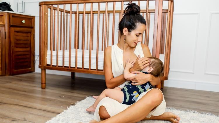 Dra Ana Bárbara Jannuzzi e Rebecca, quando ela tinha 6 meses