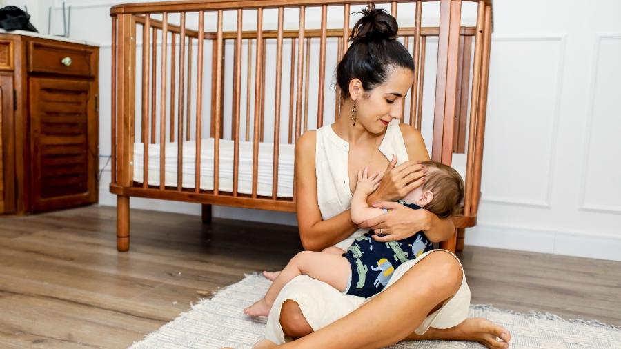 Ana Bárbara Jannuzzi e Rebecca, quando ela tinha 6 meses Ana Bárbara Jannuzzi e Rebecca, quando ela tinha 6 meses