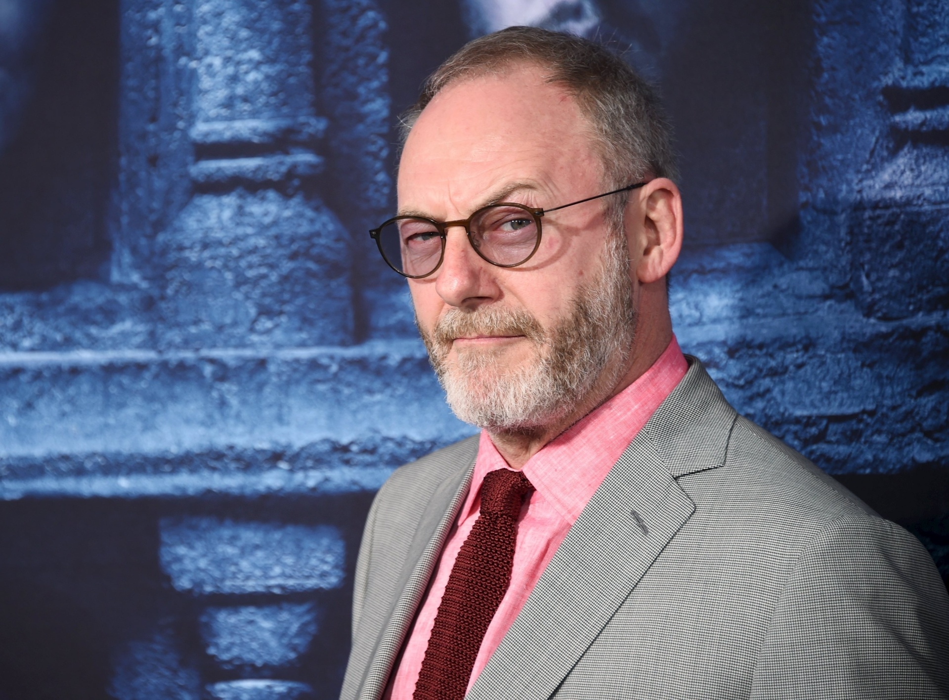 10.apr.2016 - Liam Cunningham marca presença na pré-estreia da sexta temporada de "Games of Thrones", em Los Angeles - Reuters