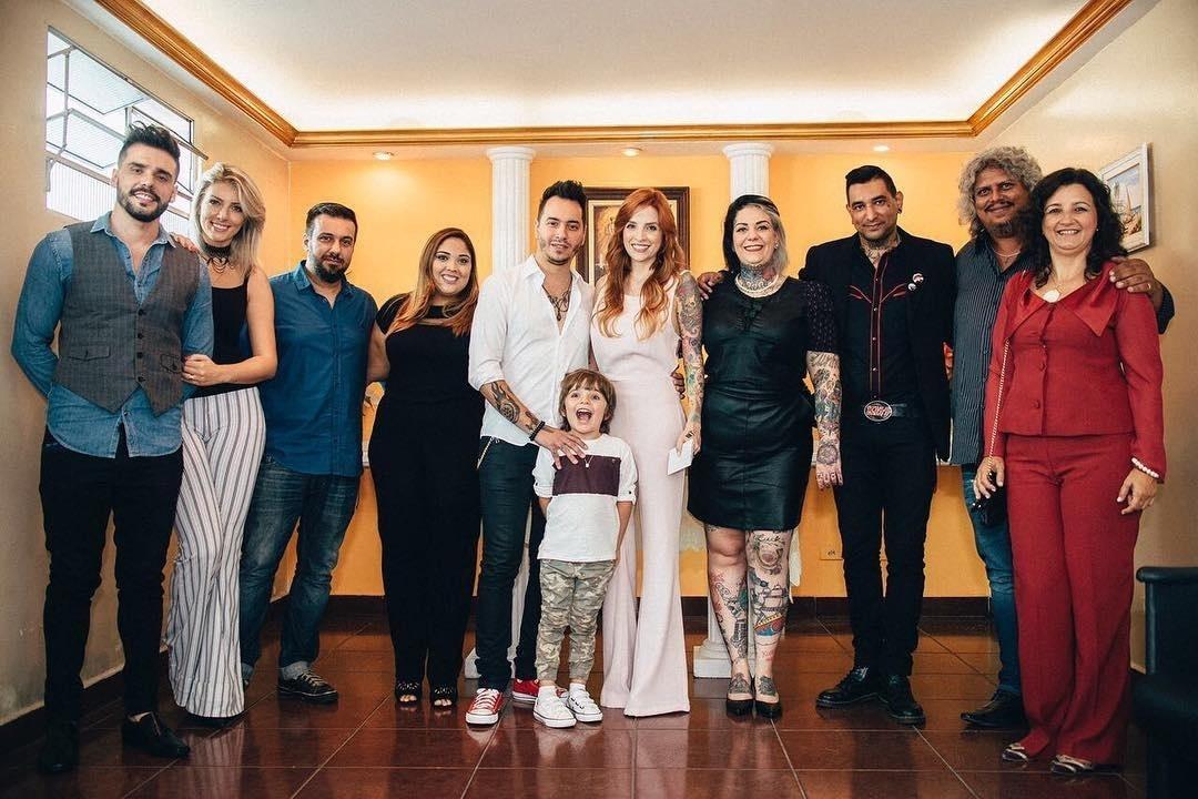 Clara Aguilar, ex-participante do "BBB14", se casa com o engenheiro de som e produtor musical Giu Draga em São Paulo - Reprodução/Instagram/_skullblondie