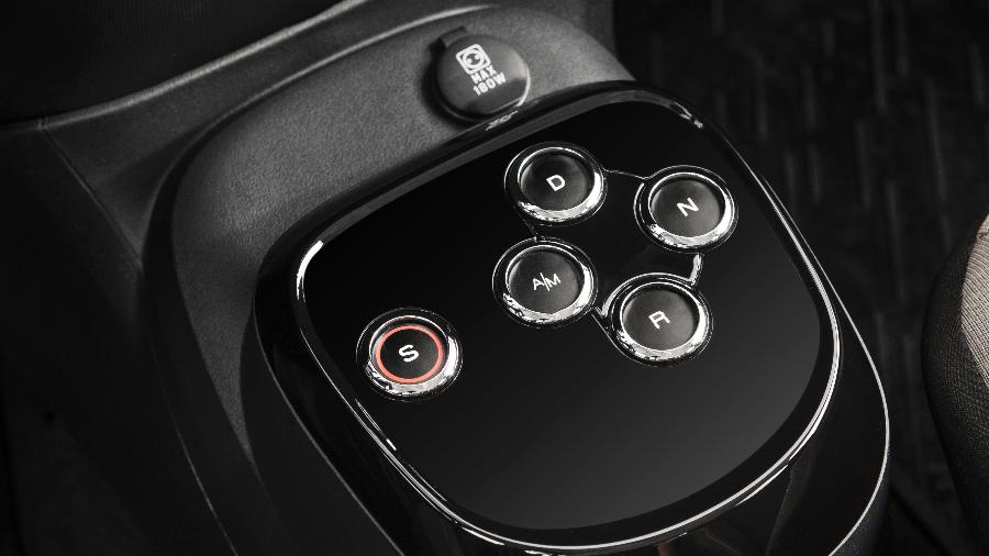 Comandos do câmbio automatizado GSR-Comfort, da Fiat, são os mesmos do Dualogic Plus do Uno: por botões - Divulgação