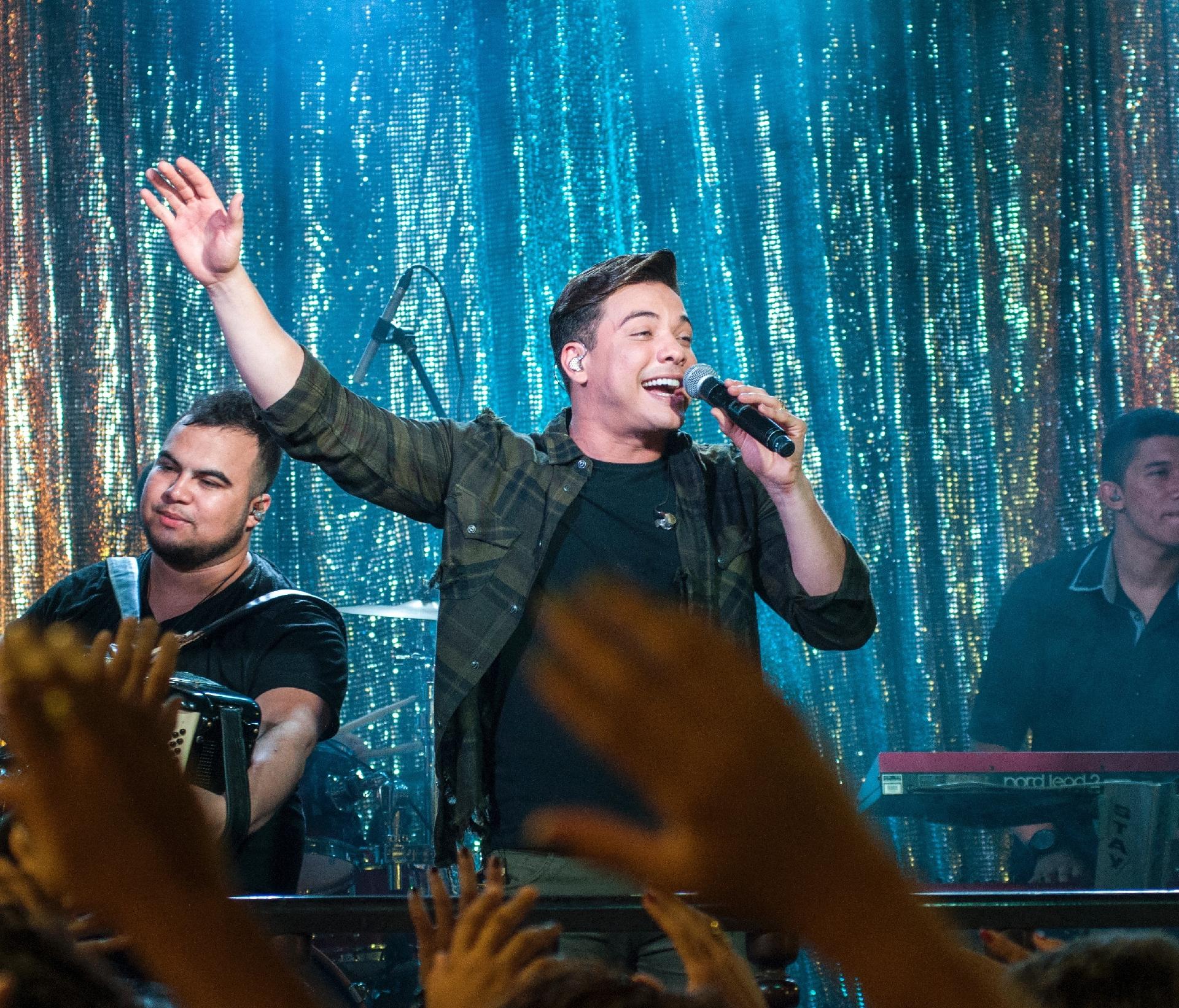 Wesley Safadão e Juliana Paes na gravação de "A Força do Querer", na Estudantina, no Rio - Estevam Avellar/TV Globo