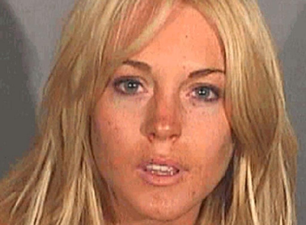 Lindsay Lohan foi presa por dirigir bêbada em 2007 em Santa Monica, na Califórnia - Foto da Polícia