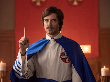 O ator Topher Grace como David Duke em cena do filme "Infiltrado na Klan", de Spike Lee - Reprodução