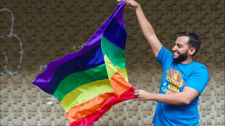 Fábio Félix é gay assumido e foi o deputado distrital mais bem votado da história do DF - Divulgação
