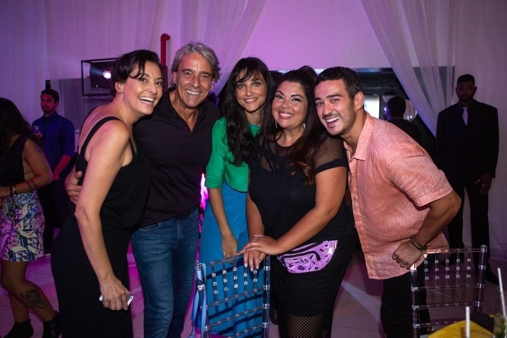 Elenco de "Verão 90" em evento para ver primeiro capítulo - Fabiano Battaglin/Gshow