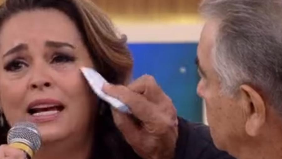 Suzy Rêgo chora ao reencontrar o pai no "Encontro" - Reprodução/Globo