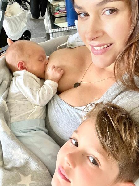 Fernanda Machado com seus dois filhos, Lucca e o caçula Leo - Reprodução/Instagram