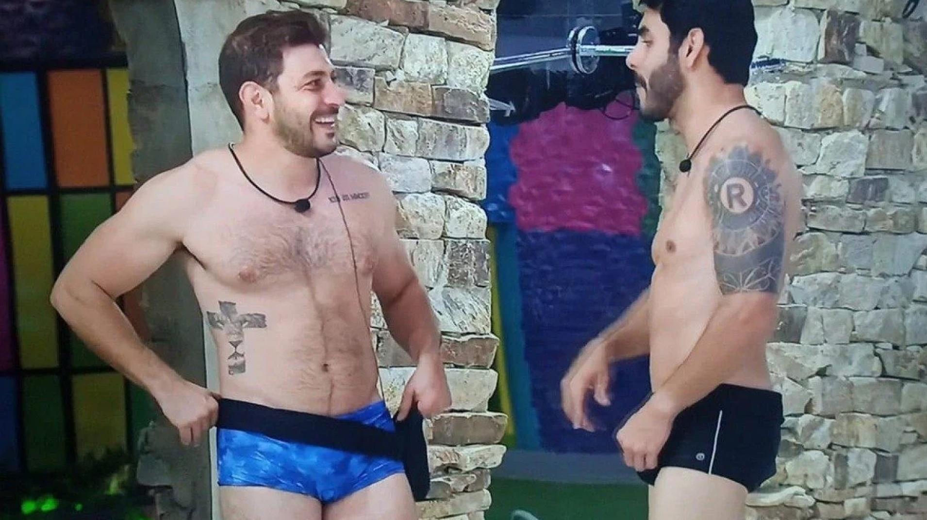 BBB 21: Caio e Rodolffo pegando um sol - Reprodução/Globoplay