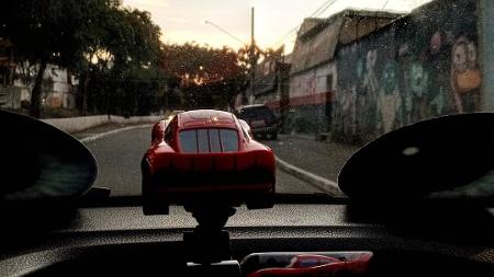 Uber vira Relâmpago McQueen e enlouquece passageiros Jornal MEIA HORA -  Geral