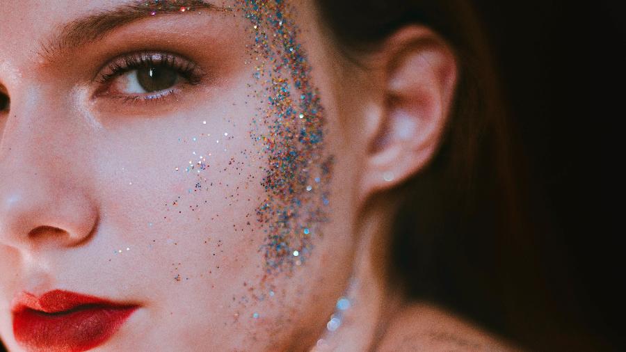 Maquiagem com glitter faz sucesso não só no Carnaval: veja como usar - Tatiane Herder/Pexels