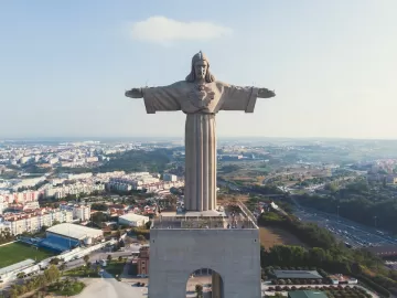 Brasileira desaparecida em Portugal abandonou jantar e foi a hospital